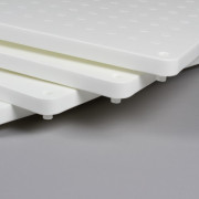 Marche pied pour baignoire réglable en hauteur