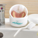 Boîte à dentier et sa brosse