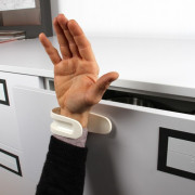 Poignée ergonomique de tiroir / porte