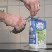 Ciseaux ergonomiques avec cran d'attache