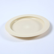 Assiette avec bord intérieur