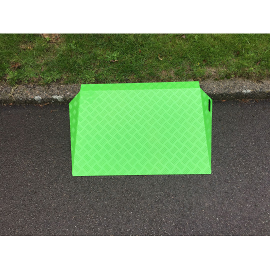 Rampe de seuil avec support latéral Rampe de seuil avec support latéral