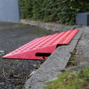 Rampe de seuil avec support latéral Rampe de seuil avec support latéral