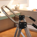 Escabeau sécurisé et stabilisé Escabeau sécurisé et stabilisé