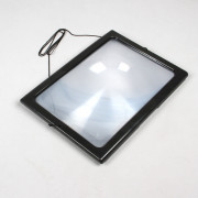 Loupe sur pied rétro-éclairée