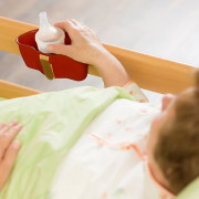 Vide poche pour barrière de lit