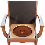 Chaise percée en bois Nordencare