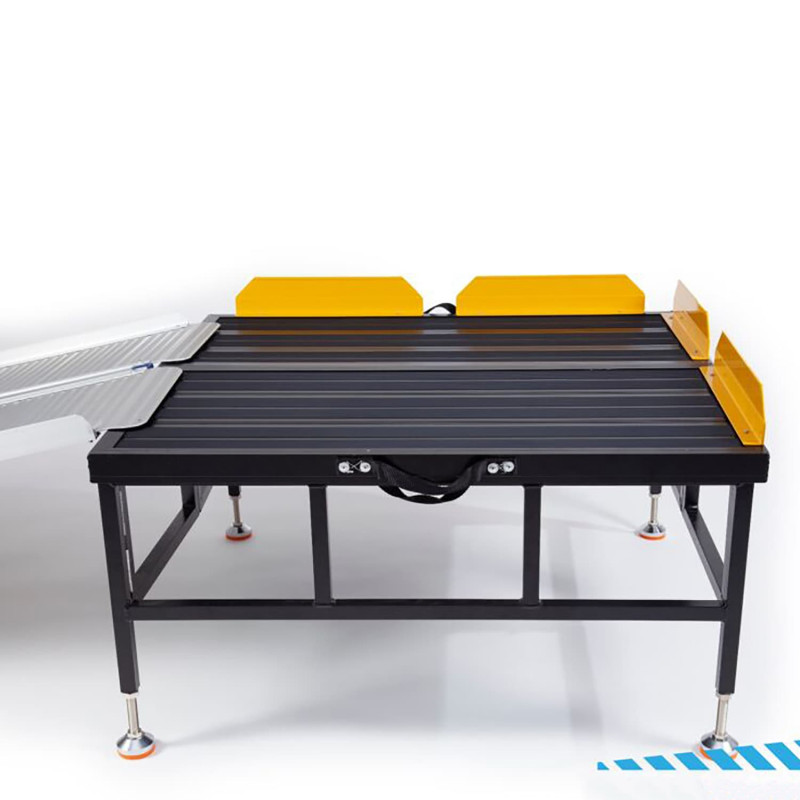 Plateforme d'accès réglable en aluminium - - Norme ERP - Aluminium - Poids max supporté : - 300 kg