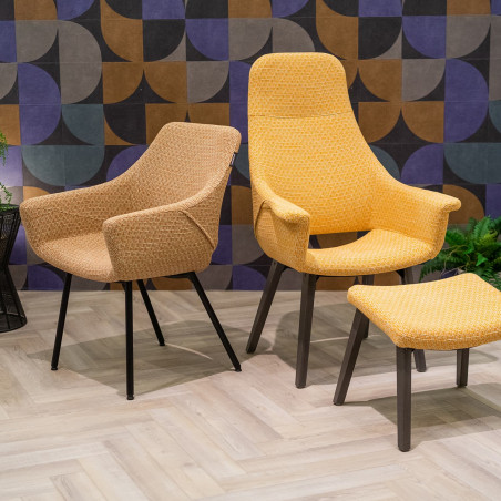 Chaise confort avec accoudoirs Cosmo Moments Furniture