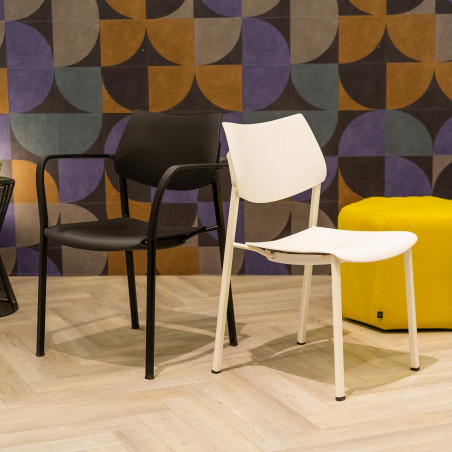 Chaise avec accoudoirs IO