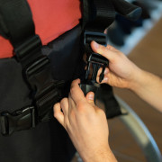 Gilet de maintien respirant pour fauteuil roulant