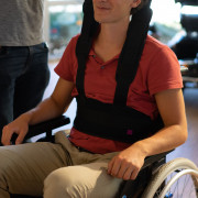 Gilet de maintien respirant pour fauteuil roulant