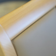 Chaise percée en bois Allure