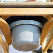 Chaise percée en bois Allure