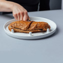 Assiette antidérapante utilisable à une main