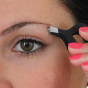 Pince à épiler facilement préhensible