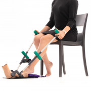 Enfile-bas à largeur ajustable Handyleg - Tous Ergo
