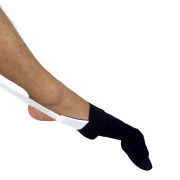Enfile-bas de contention et de chaussettes avec revêtement nylon