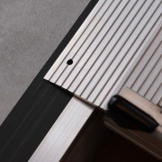 Rampe d'accès large avec main courante