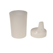 Gobelet à long bec verseur