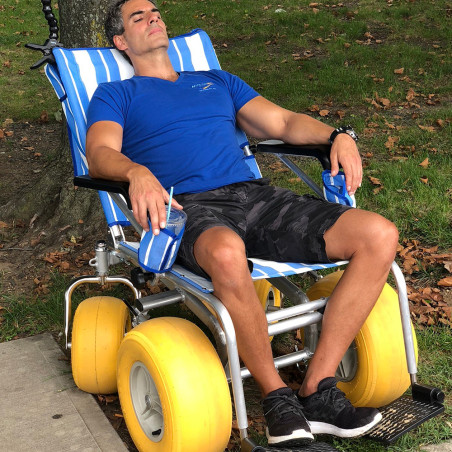 Fauteuil roulant de plage tout terrain PMR