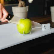 Planche à découper combinée avec couteau