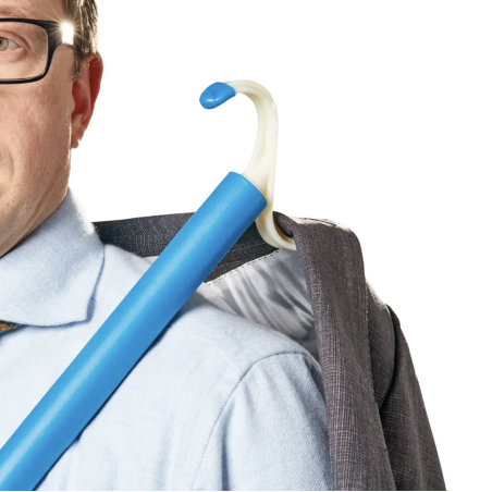 Chausse pied & crochet d'habillage VITILITY pour soulever la veste