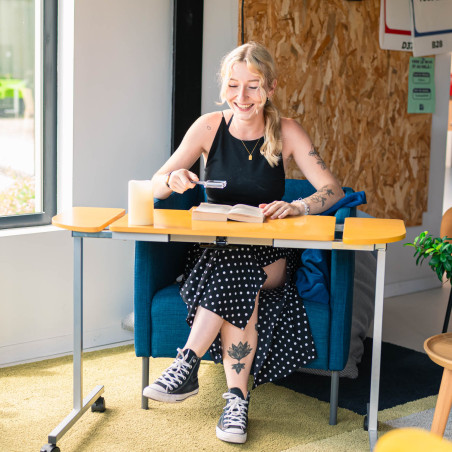 Table de lit inclinable et réglable