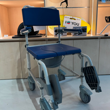 Chaise de douche Aston à roulettes - Reconditionné