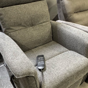 Fauteuil releveur électrique tissu 2 moteurs Camélia - reconditionné
