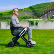 Fauteuil roulant électrique pliant en carbone Whill modèle C Lite