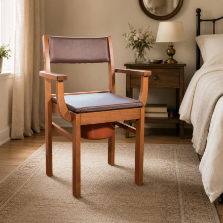 Chaise percée en bois Nordencare