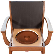 Chaise percée en bois Nordencare - Reconditionné