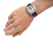 Montre parlante femme malvoyante