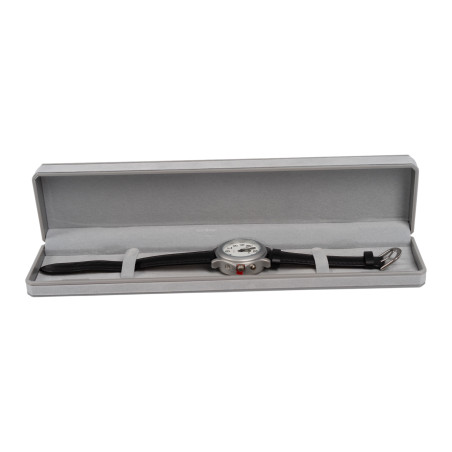 Montre parlante femme malvoyante