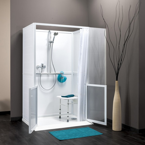 Douche intégrale à l'italienne avec portes à mi-hauteur