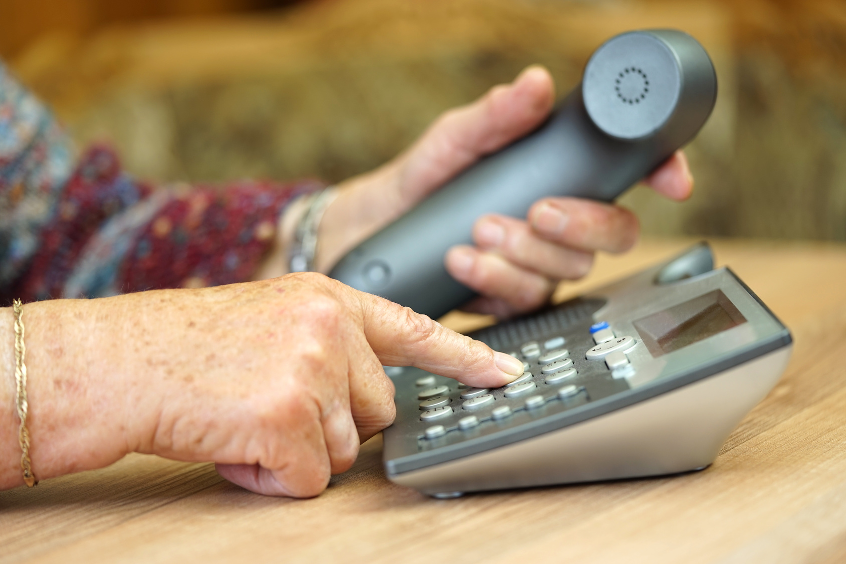 Comment choisir un téléphone senior ? Nos conseils pour dénicher