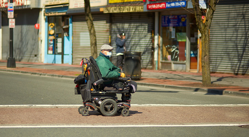 faut-il-assurer-un-fauteuil-roulant-electrique